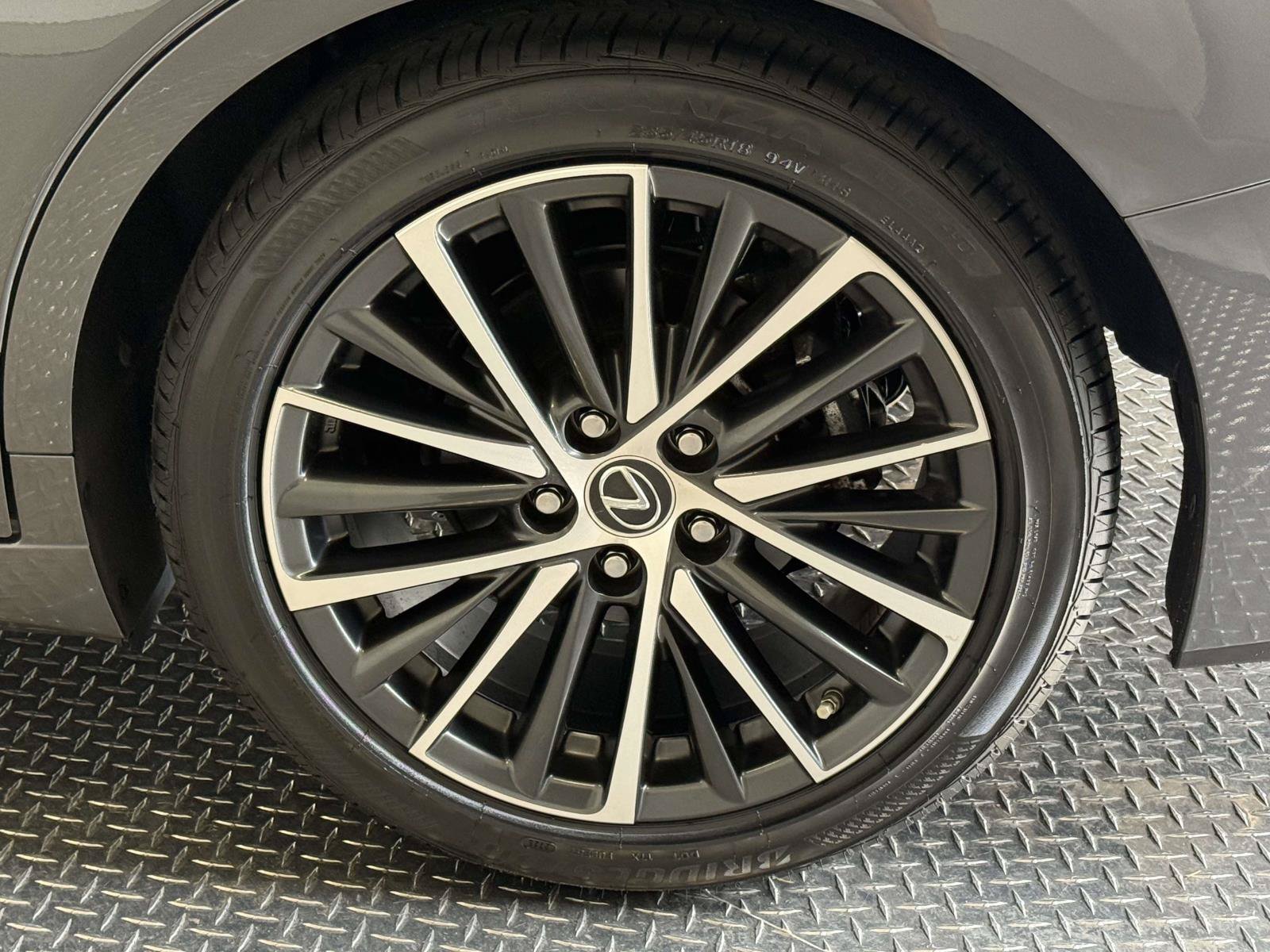 Certified 2024 Lexus ES 350 w/ Premium Package FWD image 13