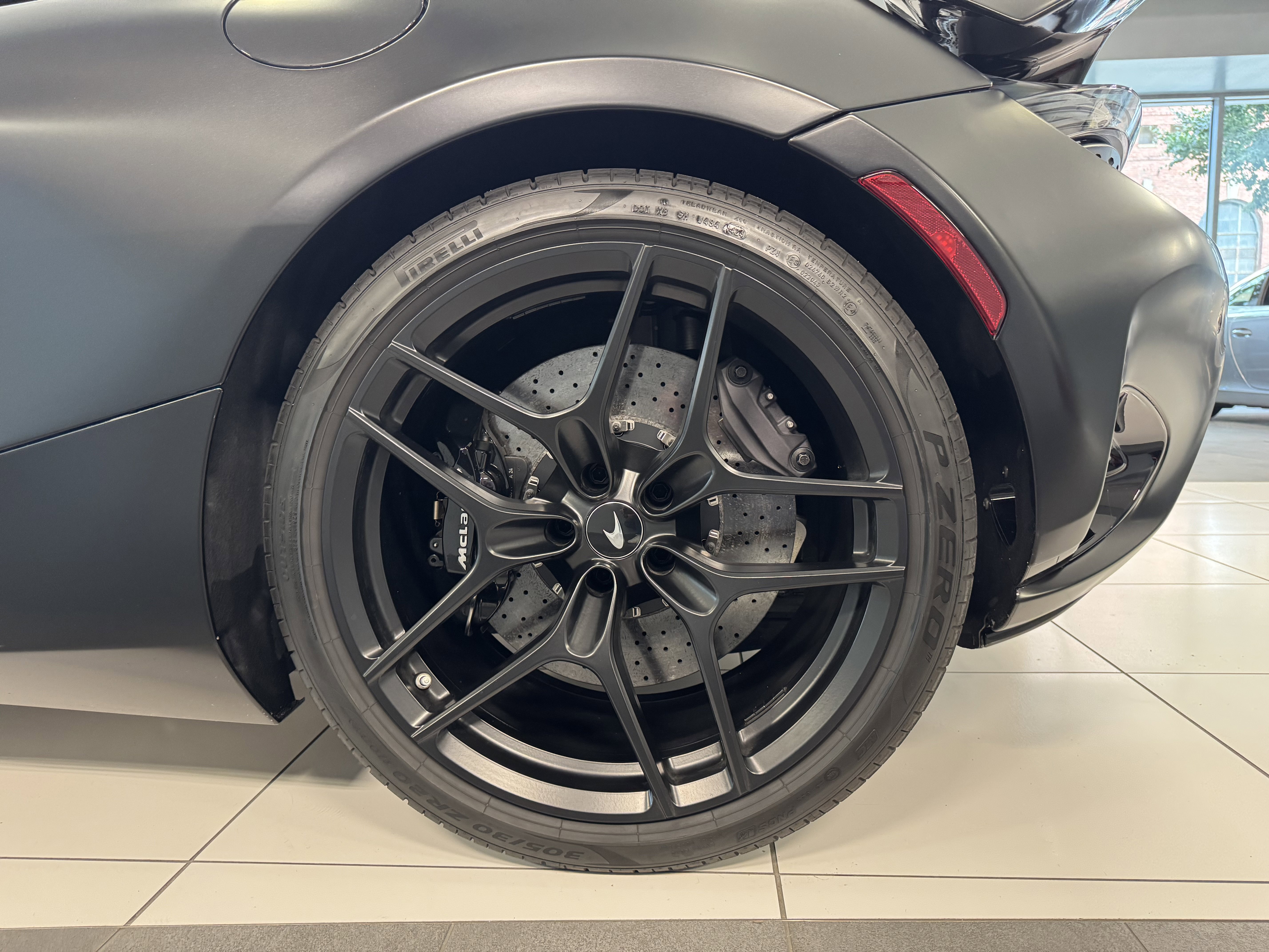 Used 2024 McLaren 750S Spider image 20