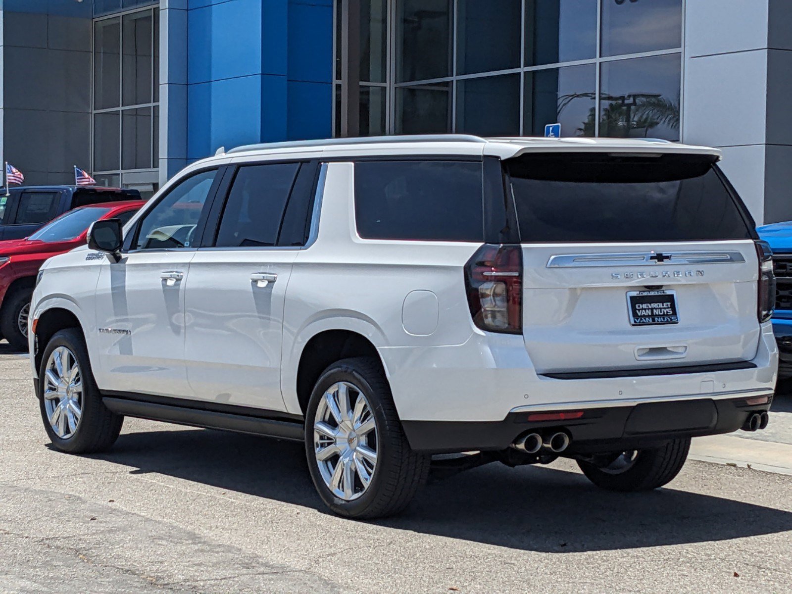 New 2023 Chevrolet Suburban High Country RWD image 4