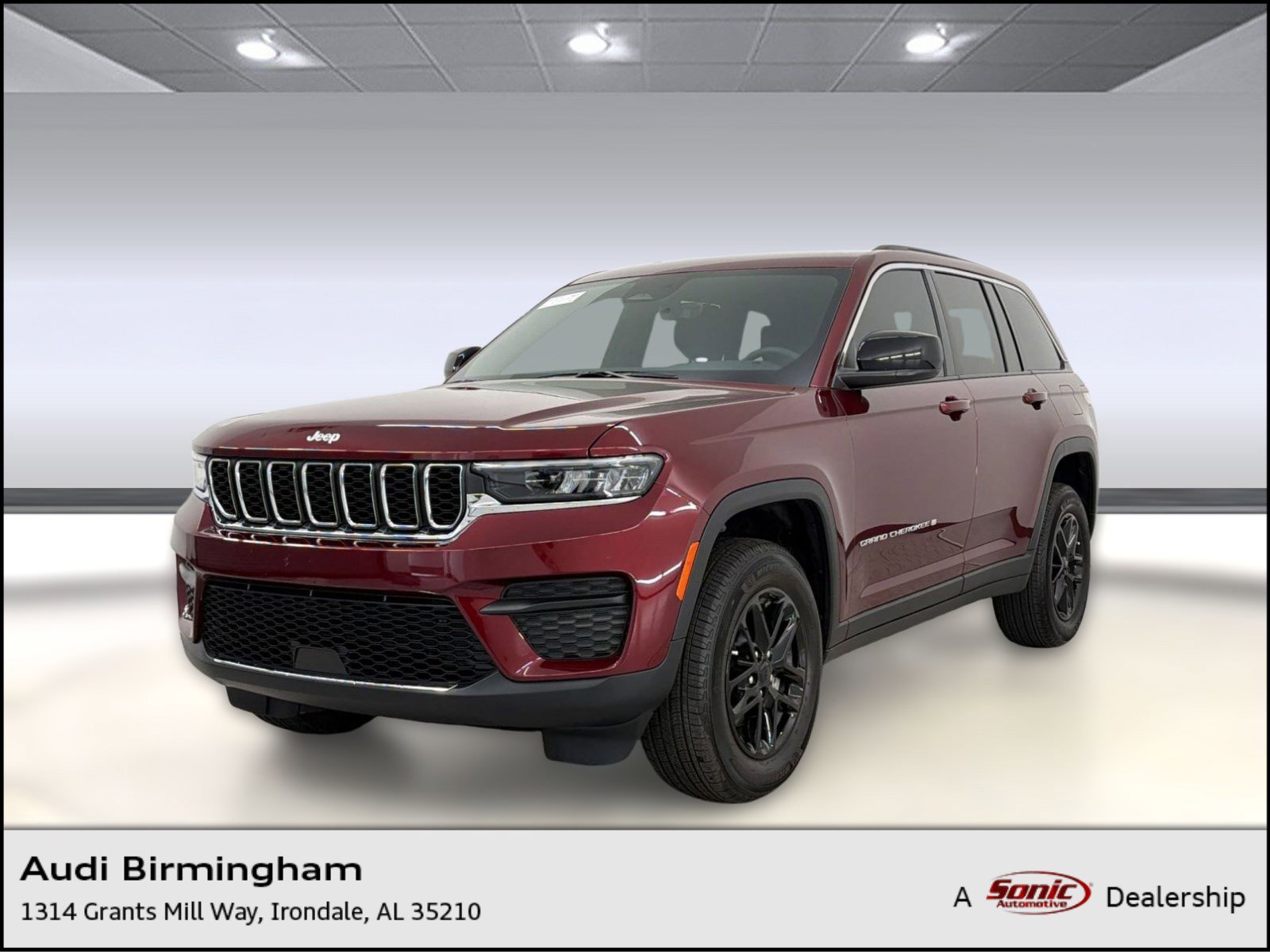 Used 2025 Jeep Grand Cherokee Laredo w/ Luxury Tech Group I RWD image 1