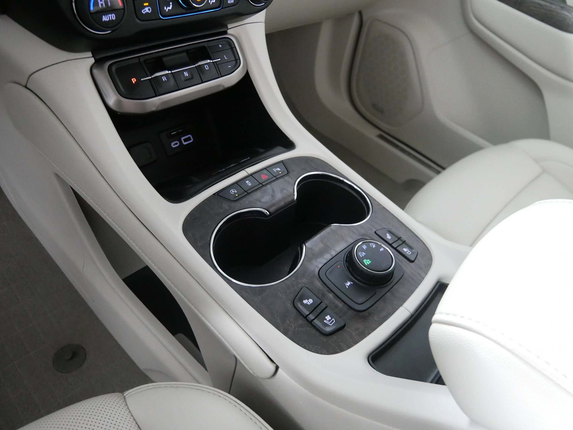 Used 2023 GMC Acadia Denali w/ Denali Ultimate Package image 24