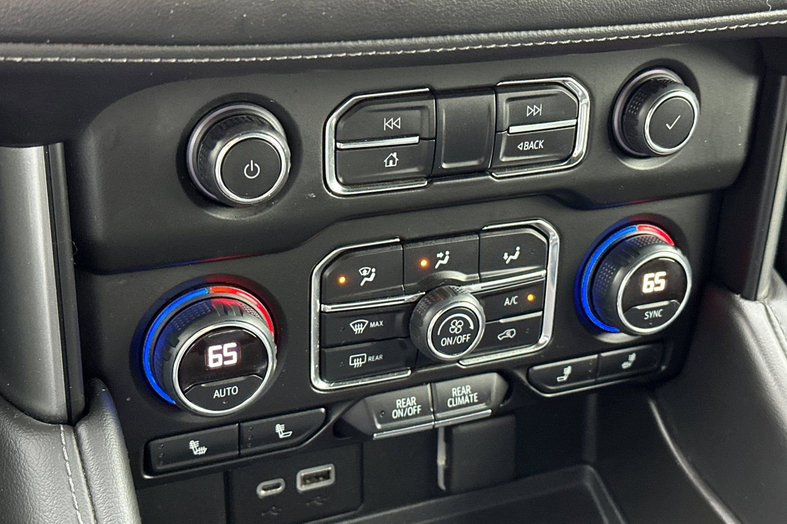 Used 2021 Chevrolet Tahoe Z71 image 24