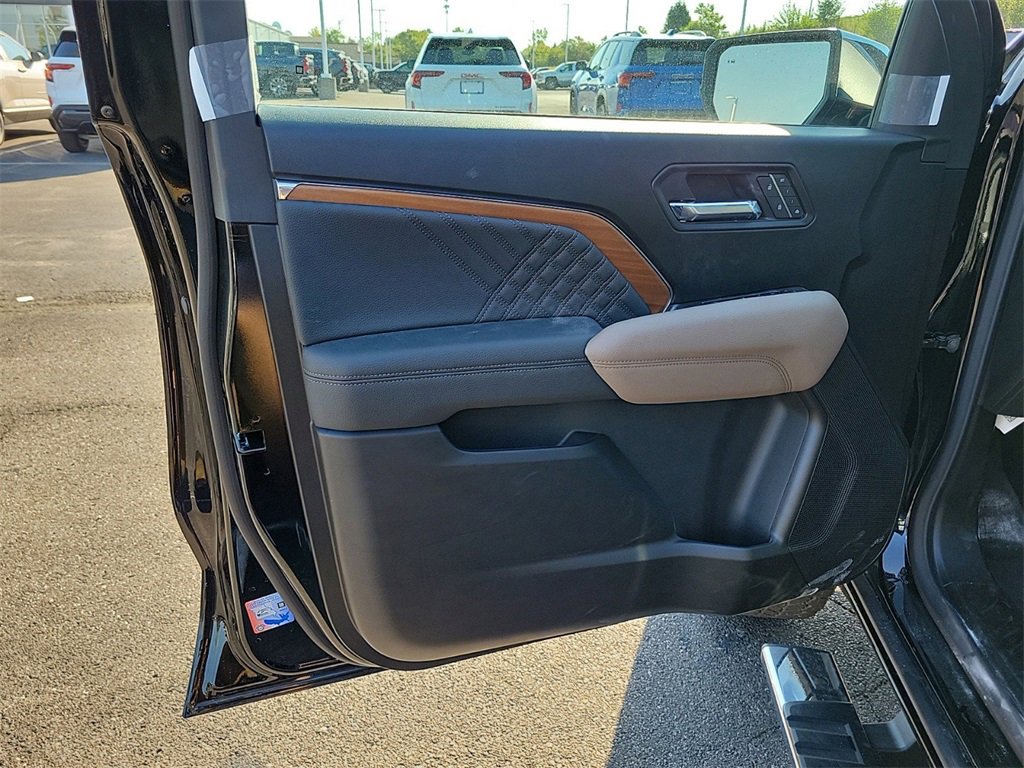 New 2026 GMC Canyon Denali image 18