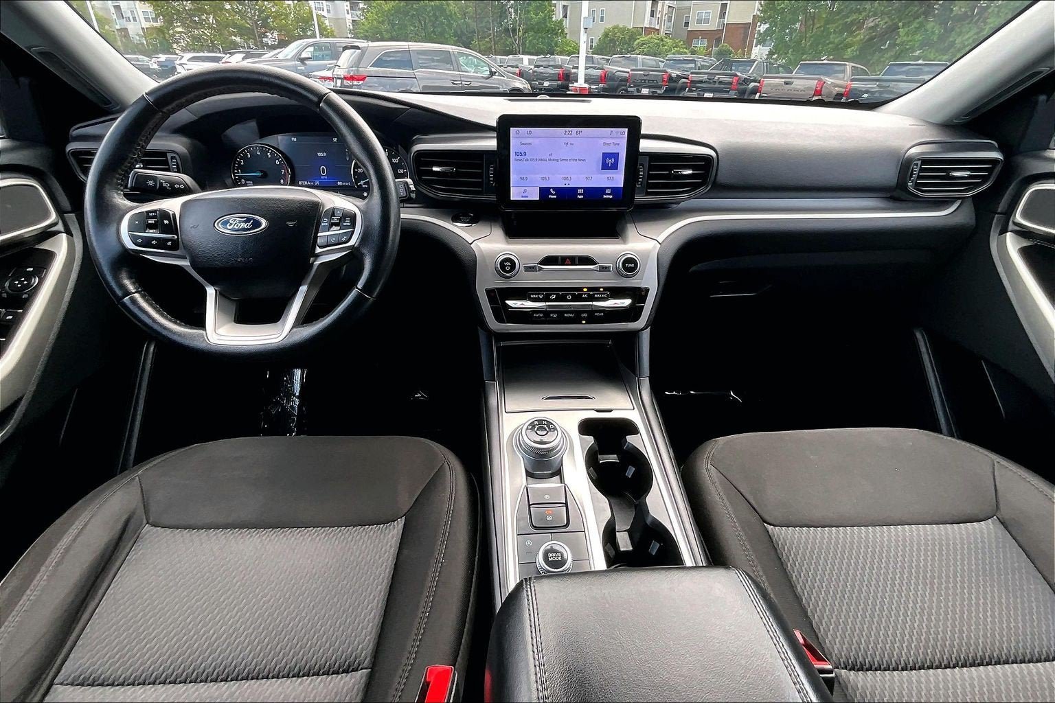 Used 2023 Ford Explorer XLT AWD/4WD image 13