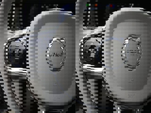 New 2025 Volvo XC90 B6 Ultra image 15