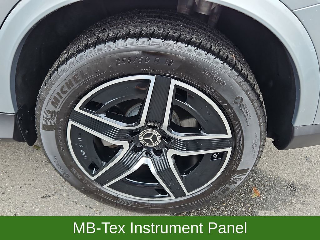 Used 2024 Mercedes-Benz GLC 300 4MATIC w/ AMG Line image 37