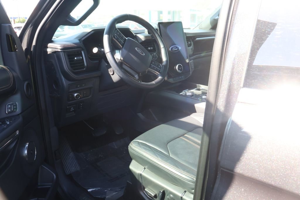 Used 2022 Ford Expedition Platinum AWD/4WD image 8