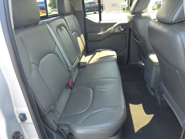 Used 2015 Nissan Frontier SL w/ Moonroof Package AWD/4WD image 45