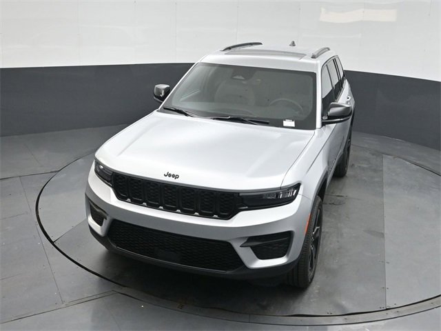 New 2025 Jeep Grand Cherokee Altitude image 33