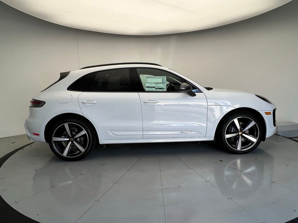 Certified 2025 Porsche Macan Turbo image 23