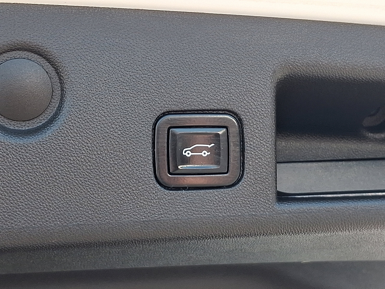 Certified 2022 Chevrolet Equinox RS w/ Infotainment Package image 32