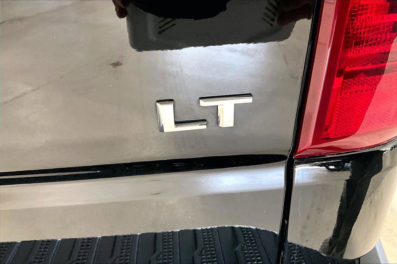 Used 2022 Chevrolet Silverado 1500 LT w/ Protection Package image 10