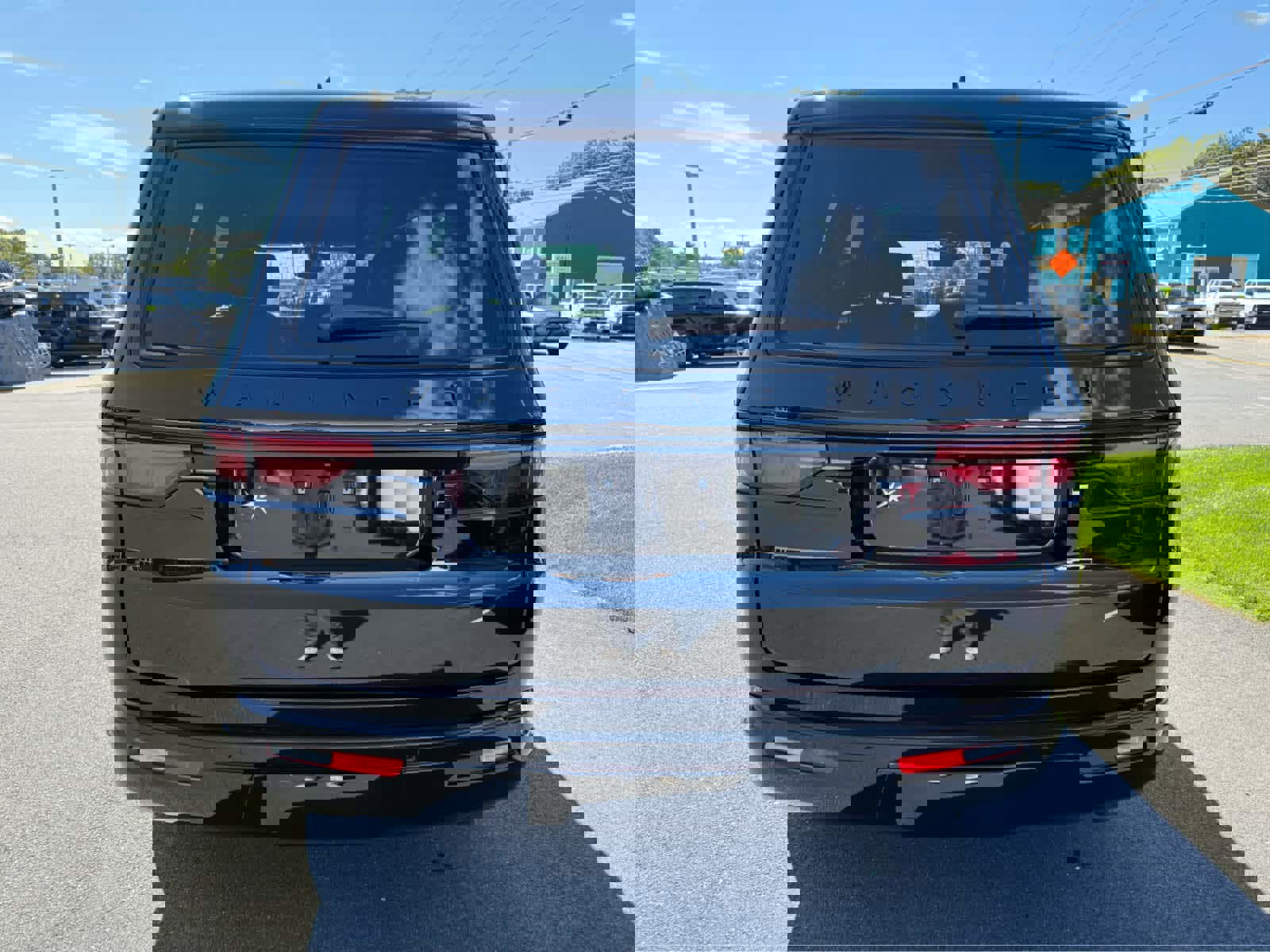 Used 2025 Jeep Wagoneer Series II image 7