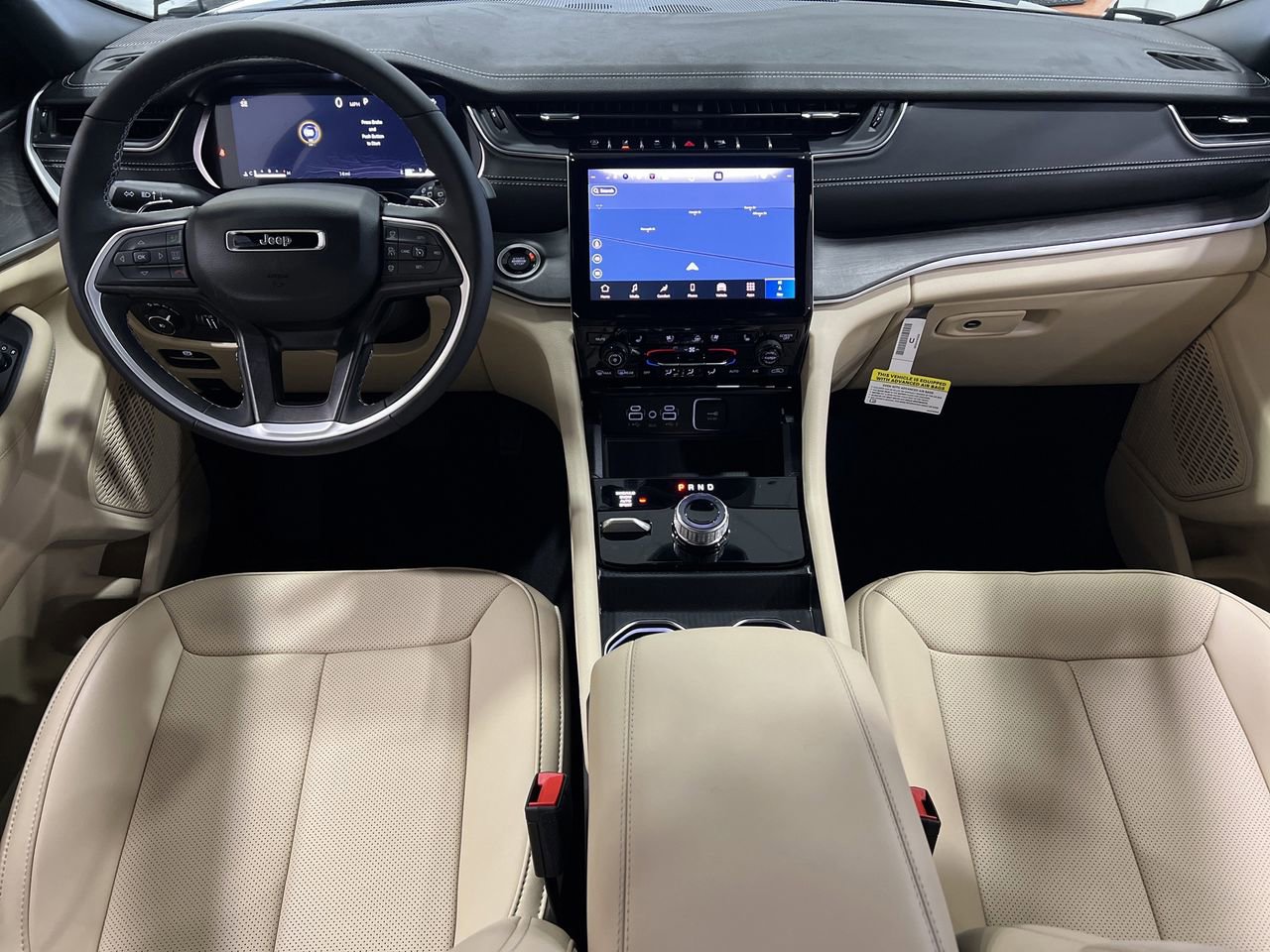 New 2025 Jeep Grand Cherokee Limited w/ Luxury Tech Group II image 2