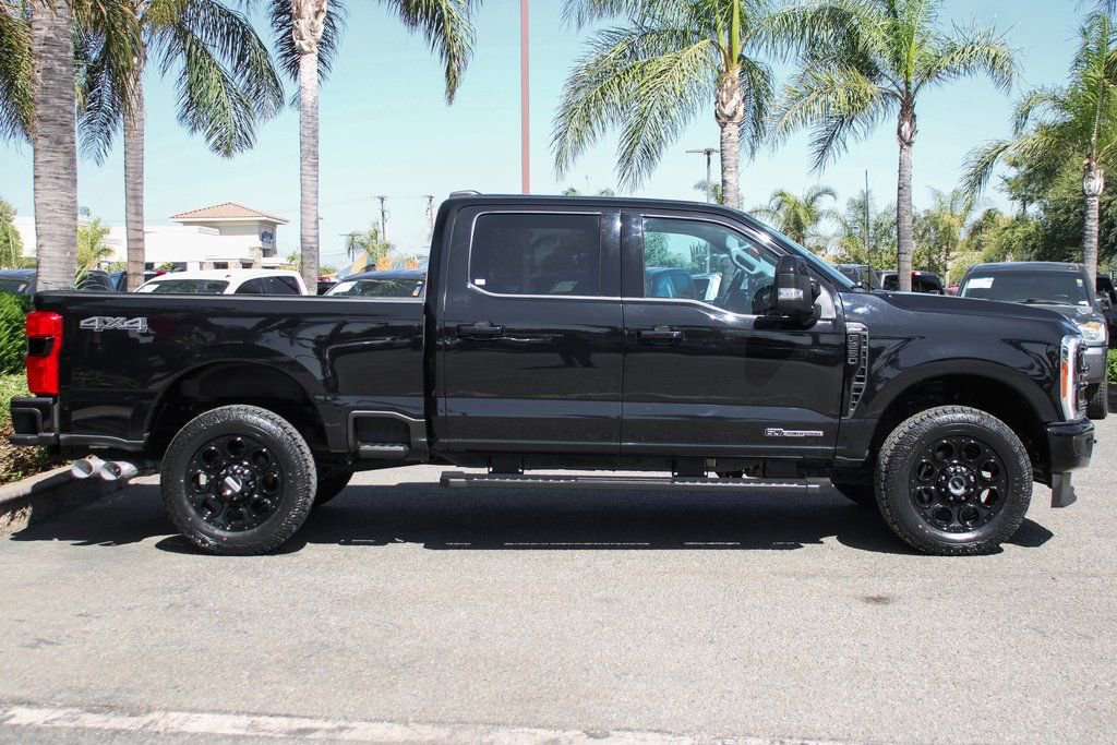 Used 2023 Ford F250 Lariat w/ Black Appearance Package image 12