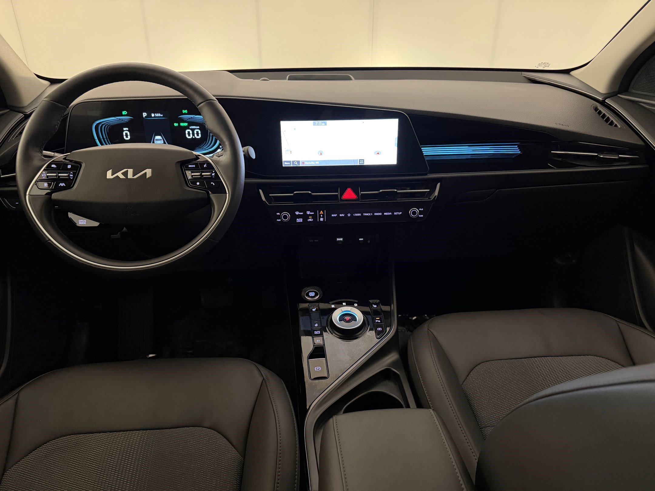 Used 2024 Kia Niro EX w/ EX Cold Weather Package FWD image 16