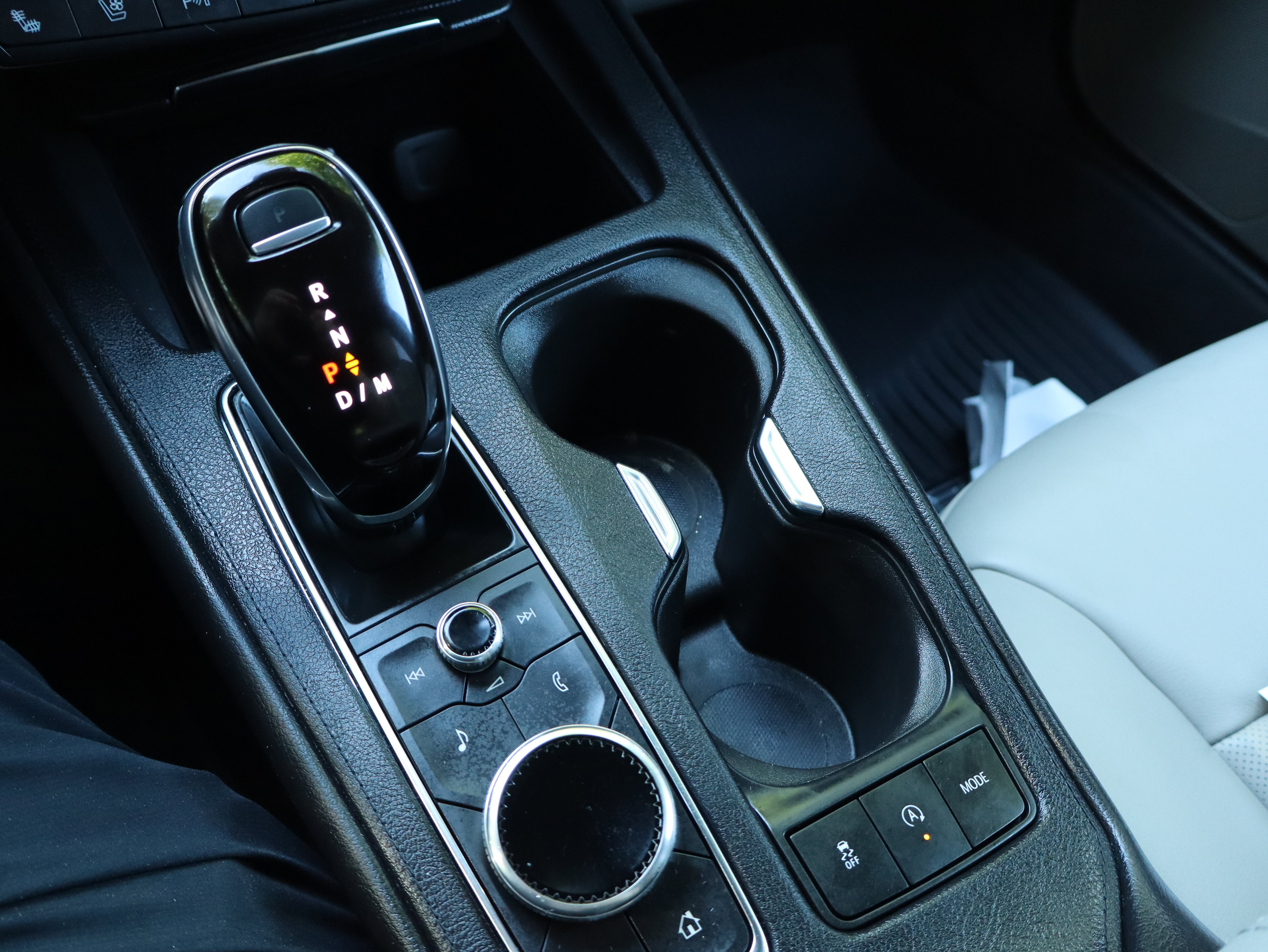 Used 2022 Cadillac XT4 Premium Luxury w/ Enhanced Visibility Package image 34