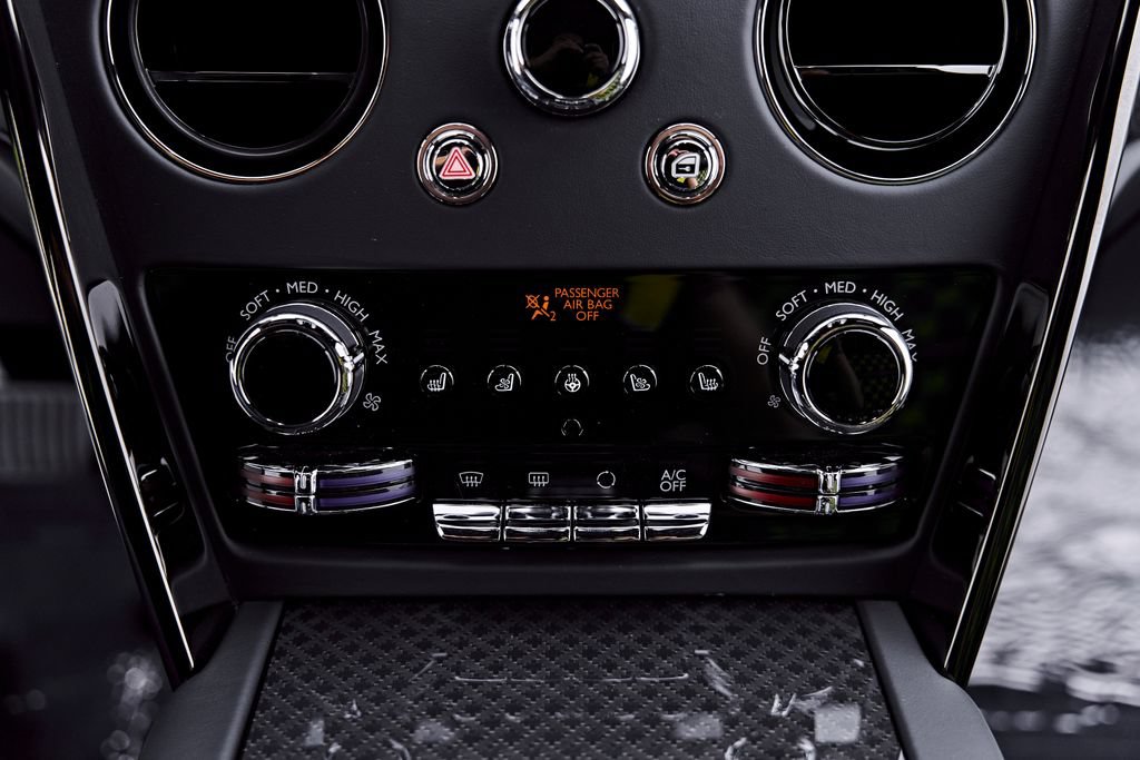 Used 2025 Rolls-Royce Cullinan Black Badge AWD/4WD image 73