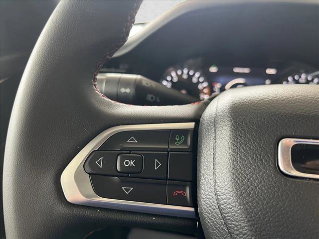 Used 2025 Jeep Compass Trailhawk image 17