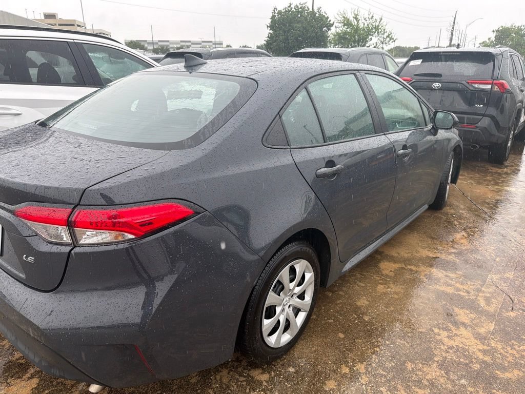 Used 2025 Toyota Corolla LE FWD image 5