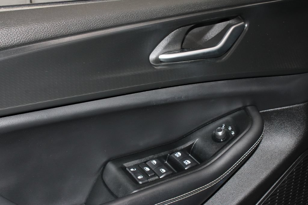 Used 2023 Jeep Grand Cherokee Altitude AWD/4WD image 23