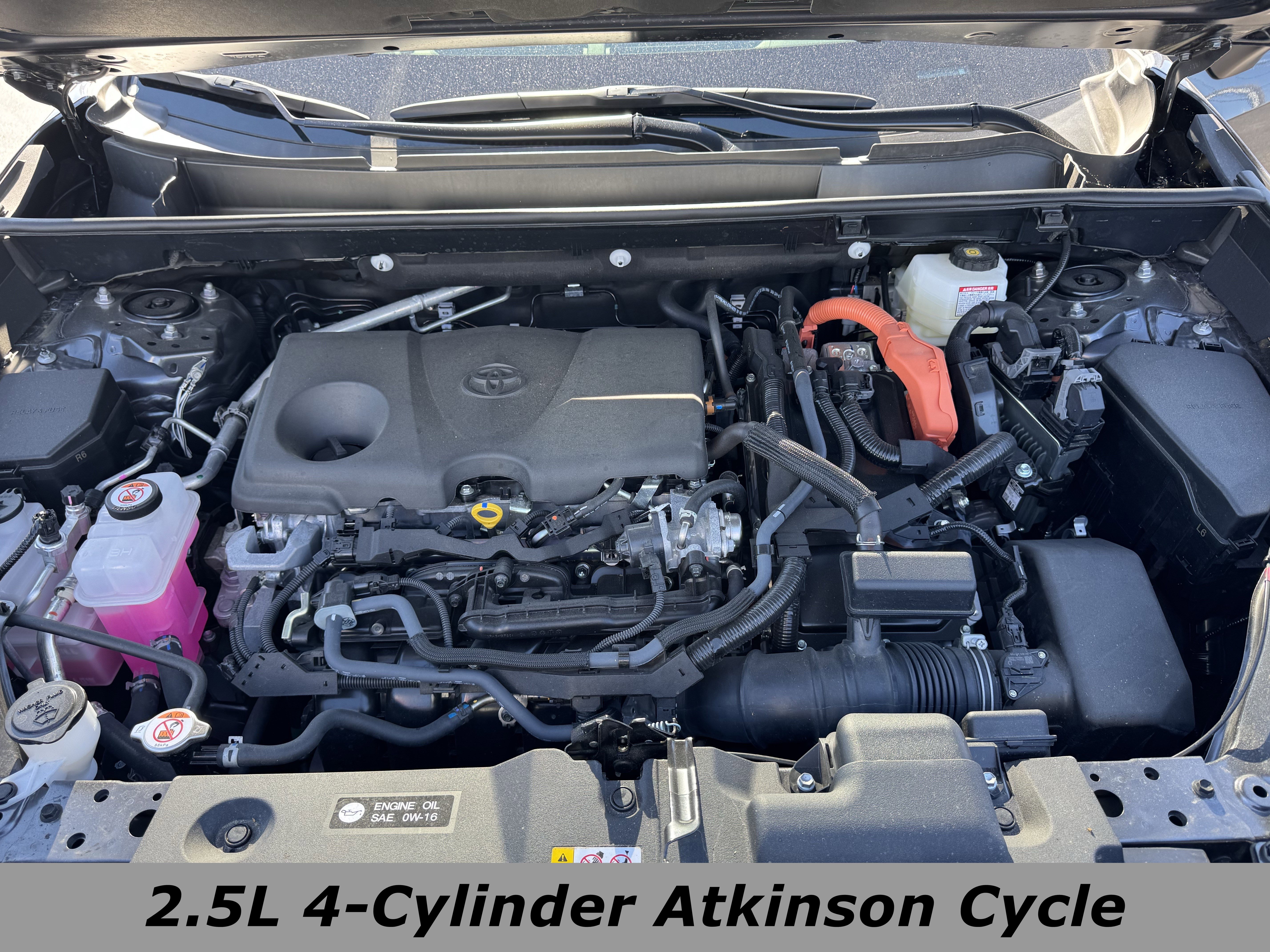 Used 2025 Toyota RAV4 SE image 12