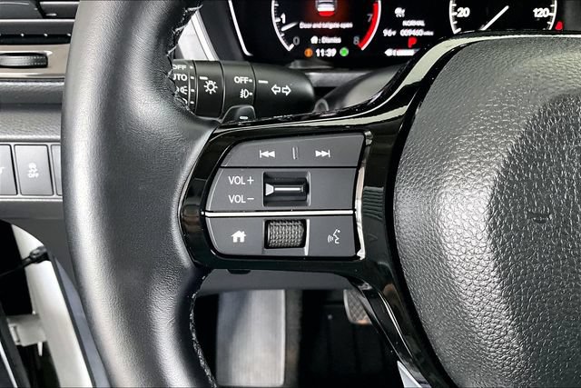 Used 2025 Honda Pilot EX-L image 10