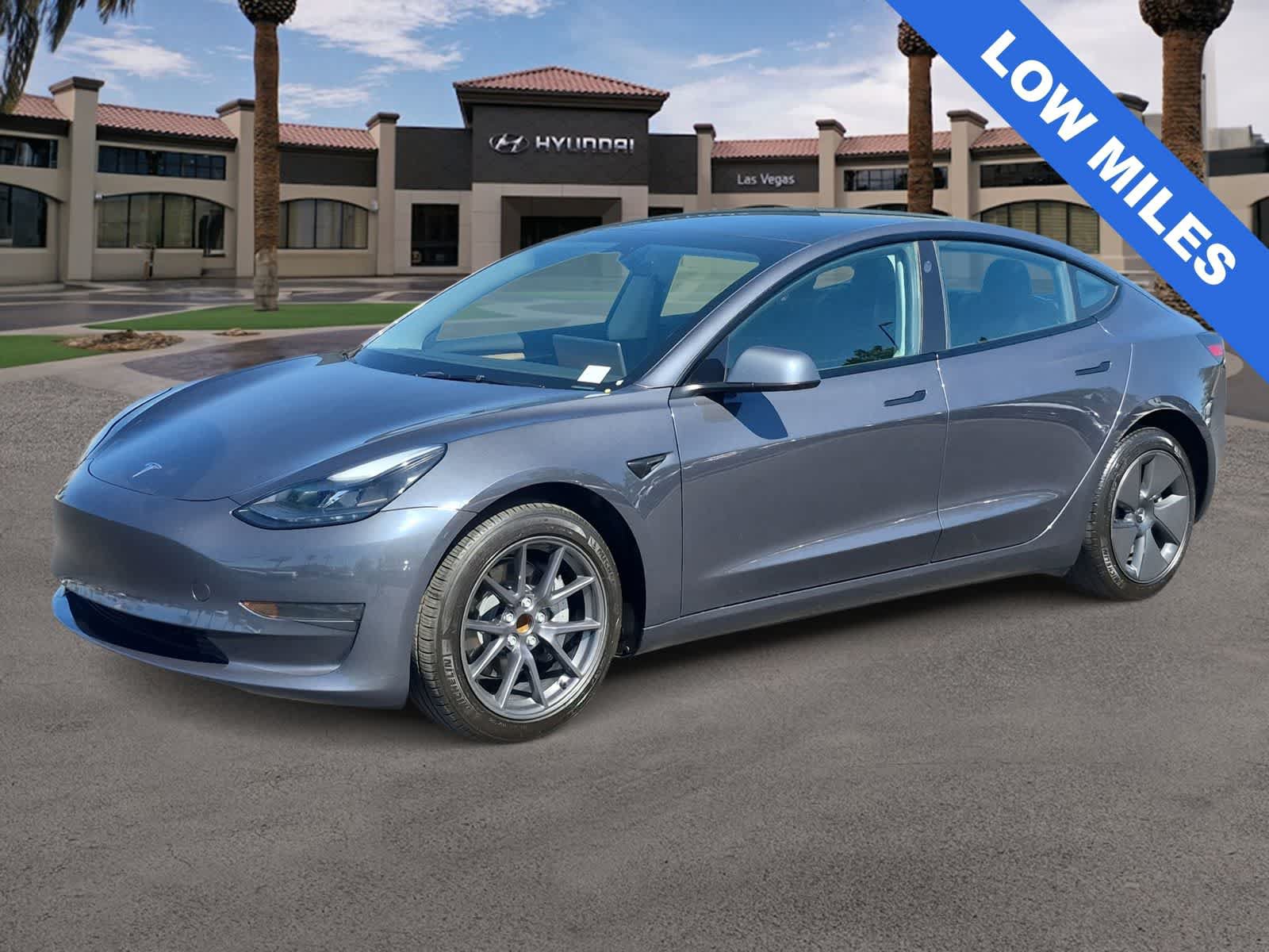 Used 2023 Tesla Model 3 Standard Range RWD image 4