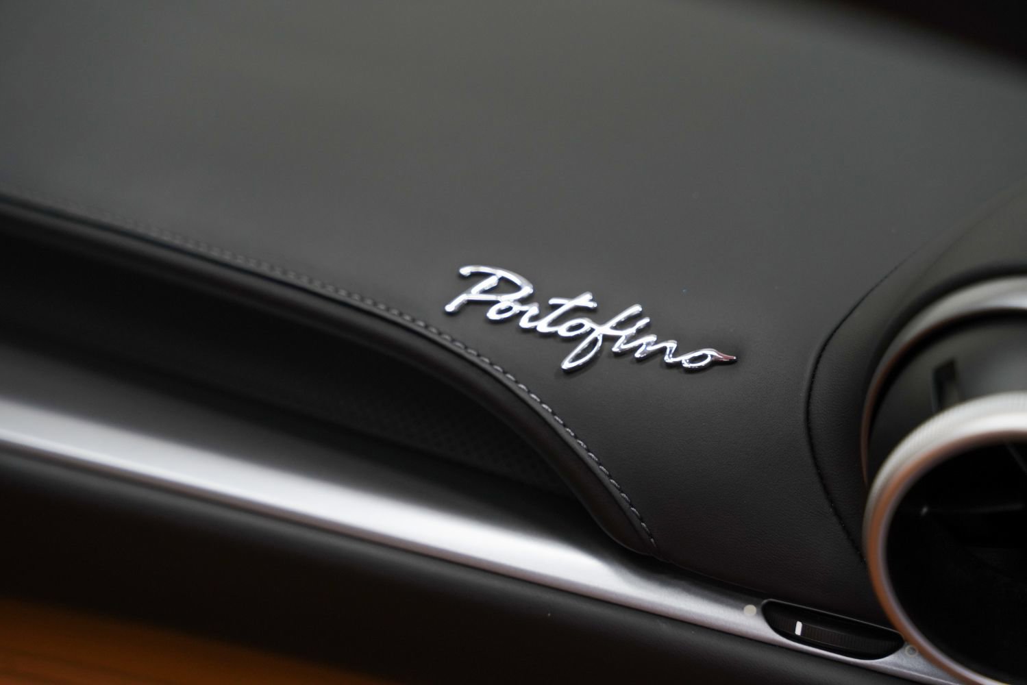 Used 2020 Ferrari Portofino image 34