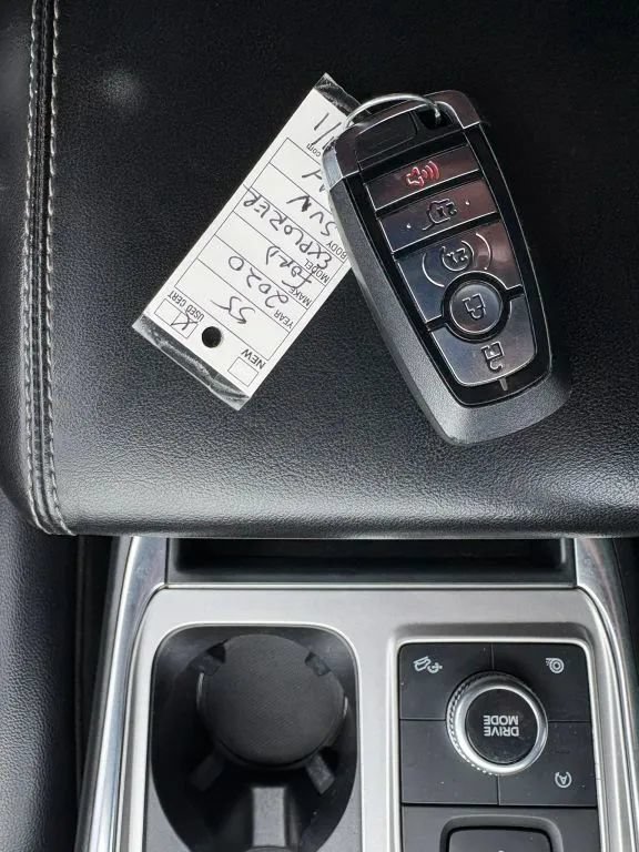 Used 2020 Ford Explorer Limited AWD/4WD image 33