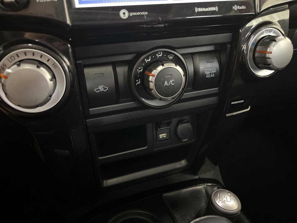 Used 2021 Toyota 4Runner Venture w/ Moonroof Package AWD/4WD image 17