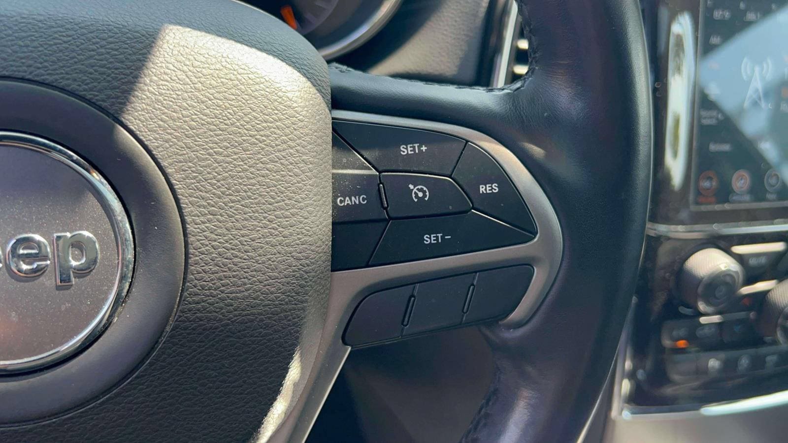 Used 2022 Jeep Grand Cherokee Limited AWD/4WD image 20