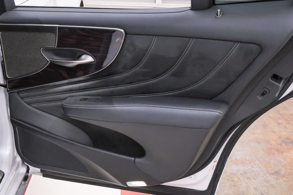 Used 2021 Lexus LS 500 w/ Interior Upgrade Package RWD image 29