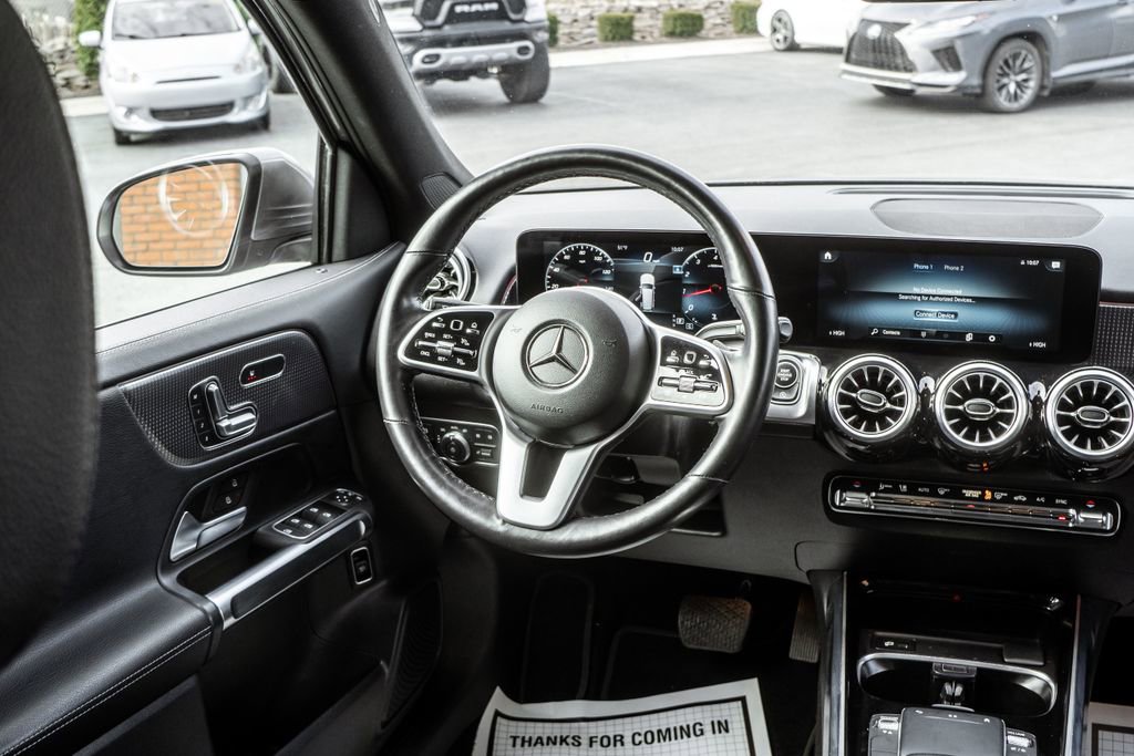 Used 2022 Mercedes-Benz GLB 250 4MATIC w/ Premium Package Lite image 12