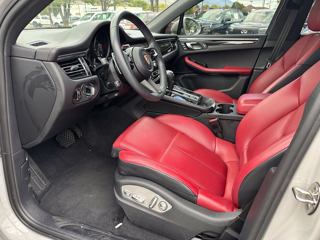 Used 2023 Porsche Macan AWD/4WD image 27