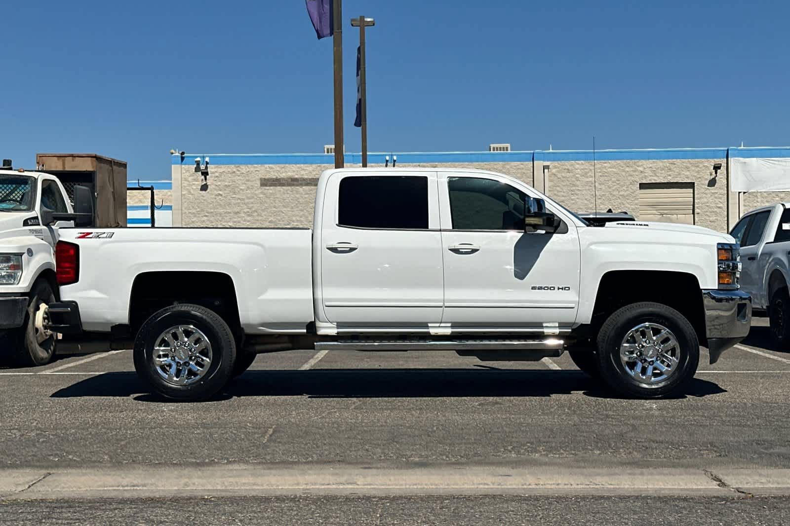 Used 2019 Chevrolet Silverado 2500 LT AWD/4WD image 8