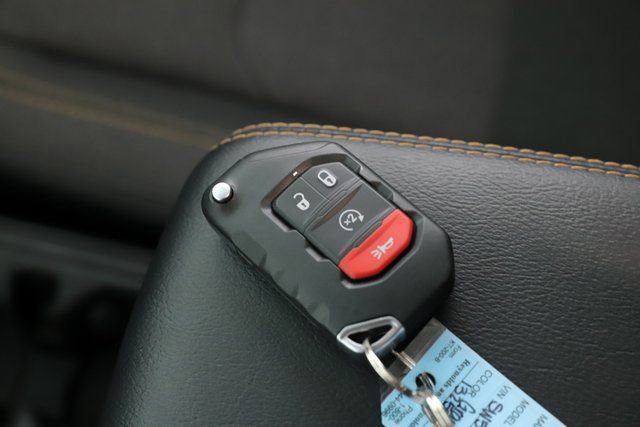 Used 2025 Jeep Wrangler Unlimited Sahara image 3