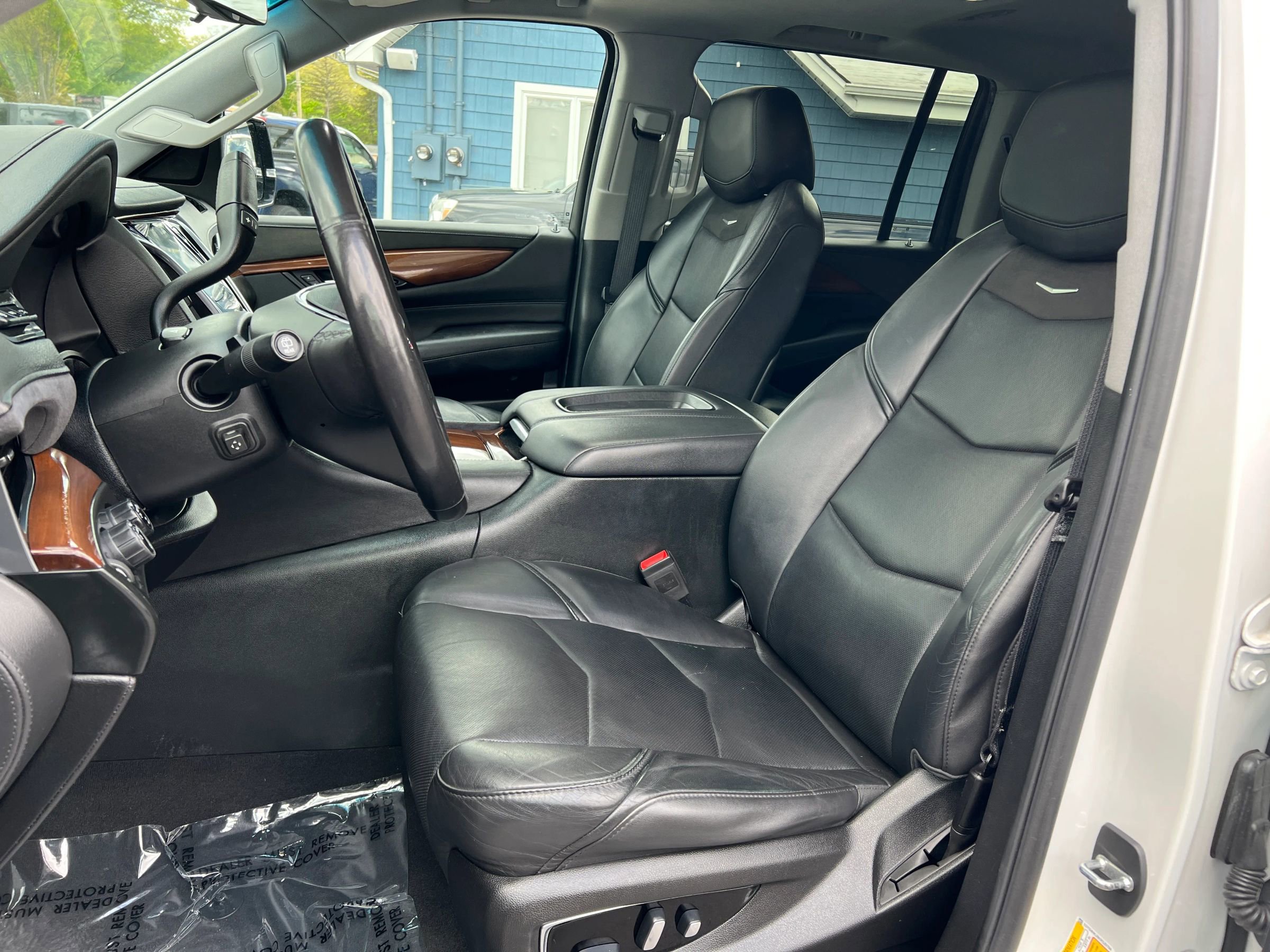 Used 2019 Cadillac Escalade ESV Luxury AWD/4WD image 10