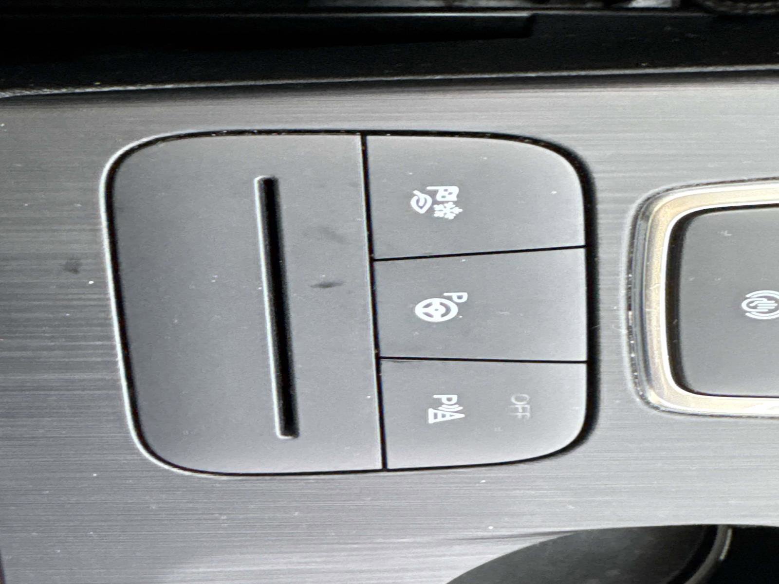 Certified 2021 Ford Escape Titanium w/ Titanium Elite Package image 27