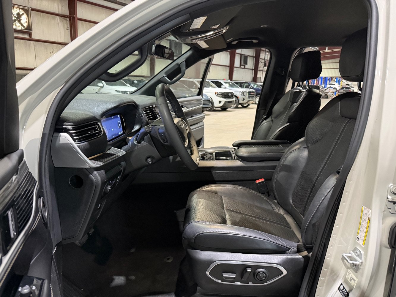 Used 2022 Jeep Wagoneer Series III RWD image 13