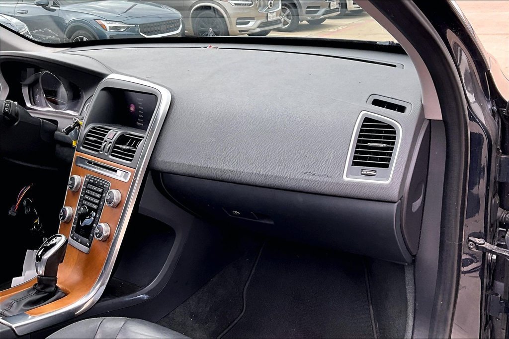 Used 2017 Volvo XC60 T5 Inscription w/ Preferred Option Package FWD image 15