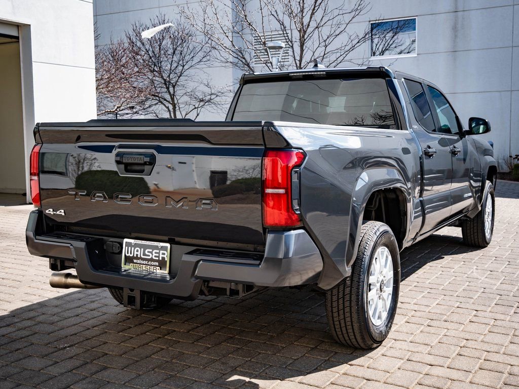 Used 2025 Toyota Tacoma SR5 image 7