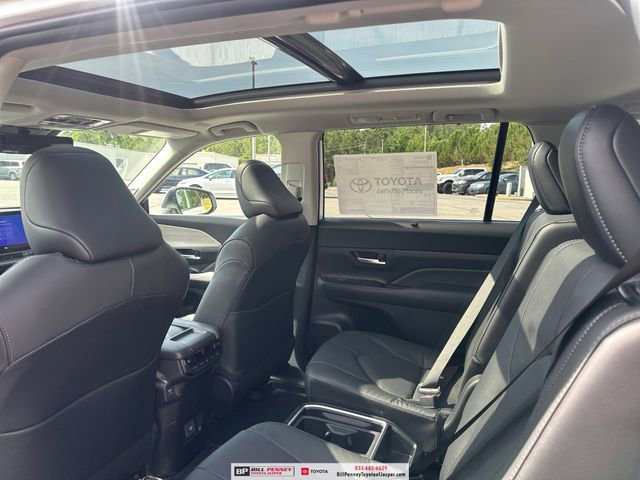 New 2026 Toyota Grand Highlander FWD image 15
