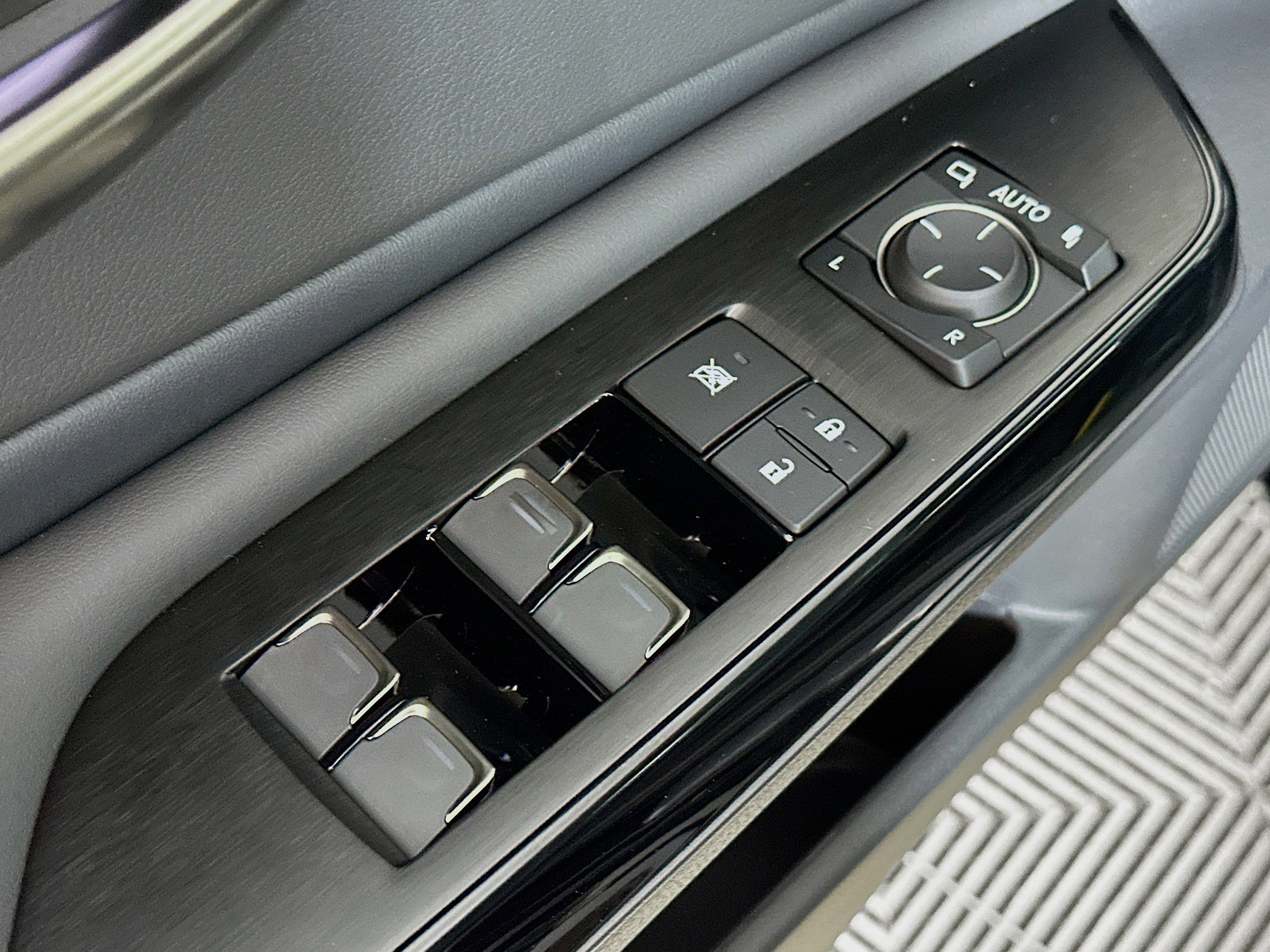 New 2025 Lexus ES 350 w/ Luxury Package image 17