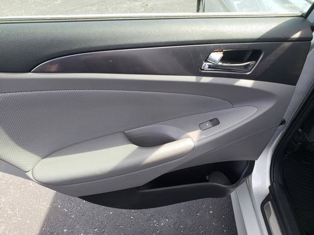 Used 2014 Hyundai Sonata Limited w/ Panoramic Sunroof Package 02 FWD image 12