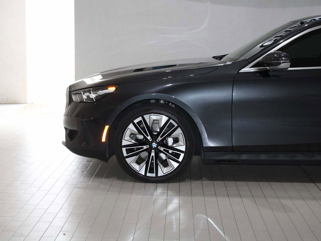 Certified 2025 BMW 530i image 4