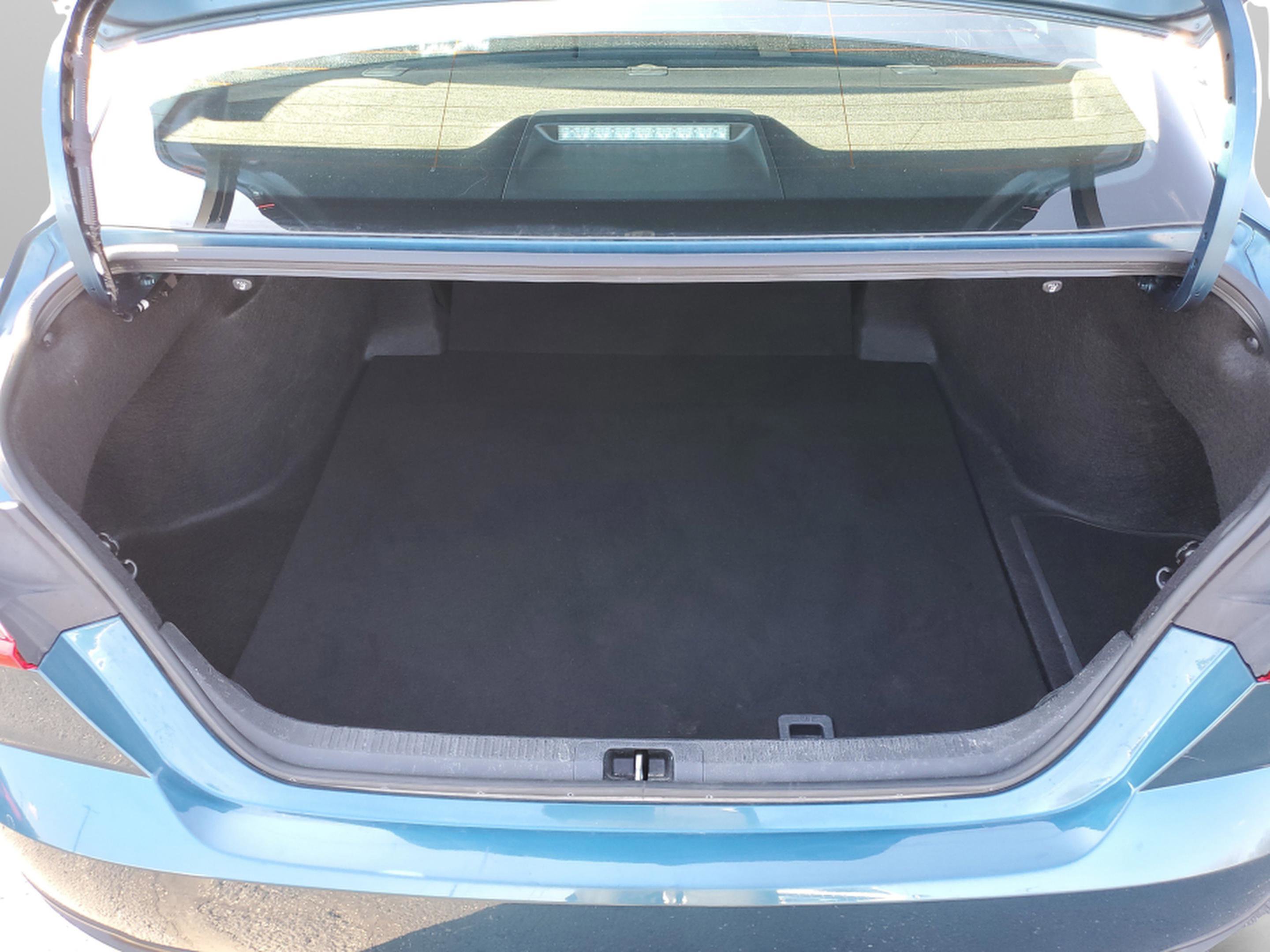 Used 2025 Toyota Camry LE image 11