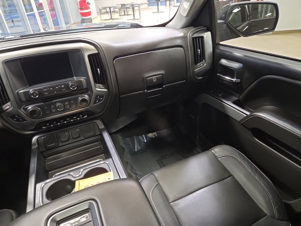 Used 2018 Chevrolet Silverado 1500 LTZ Z71 w/ Redline Edition image 18