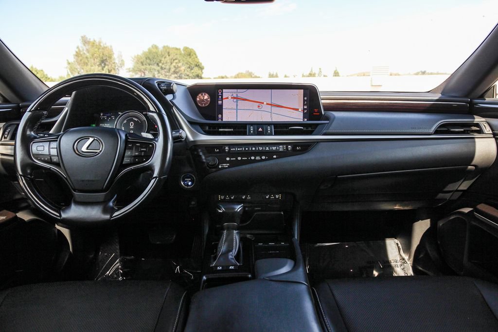 Used 2019 Lexus ES 300h w/ Premium Package FWD image 12