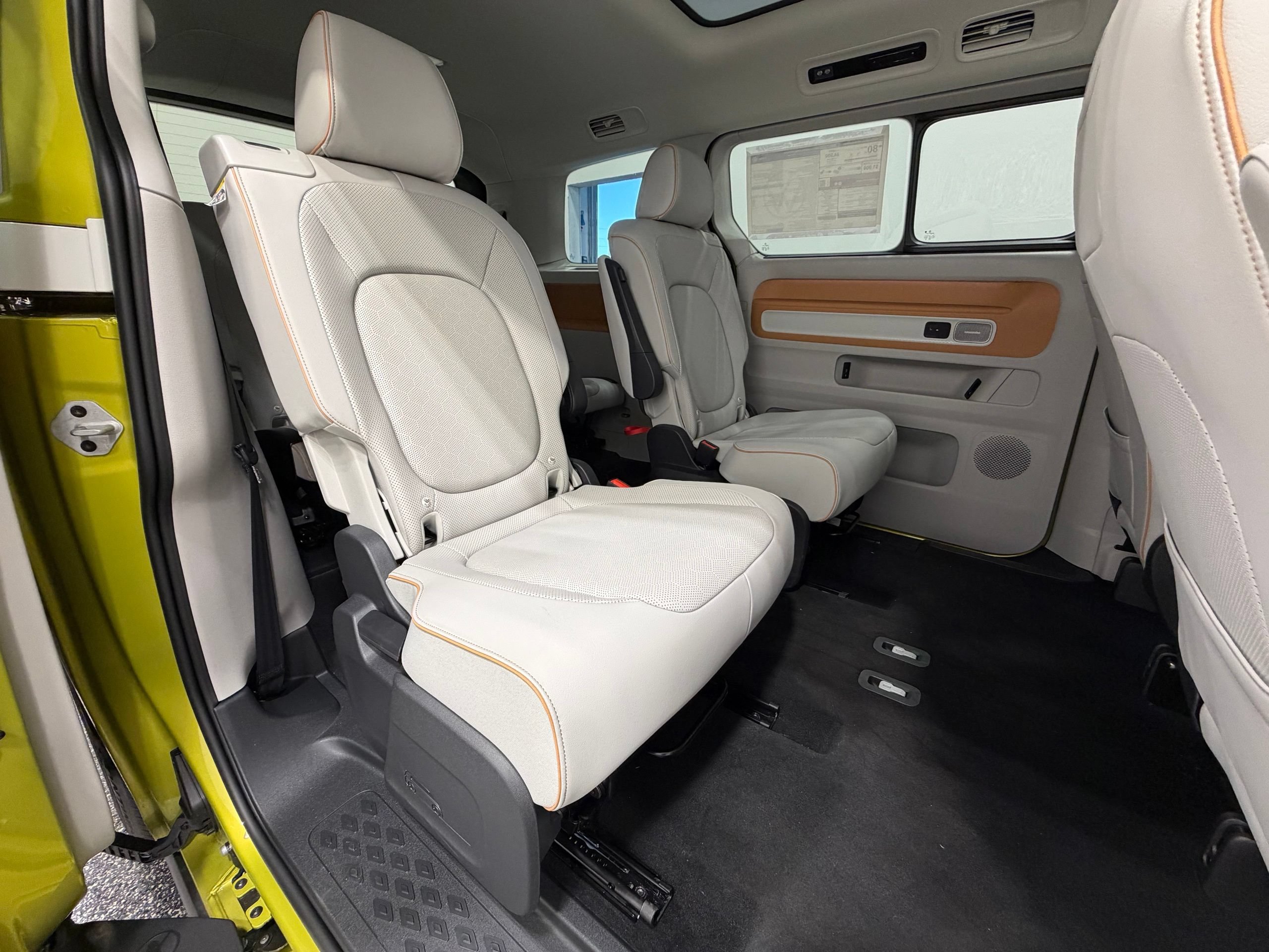 New 2025 Volkswagen ID. Buzz Pro S Plus AWD/4WD image 29